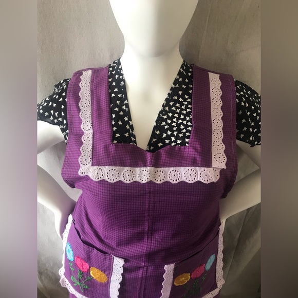 Embroidered floral apron Mandil Mexicano - Picture 6 of 10